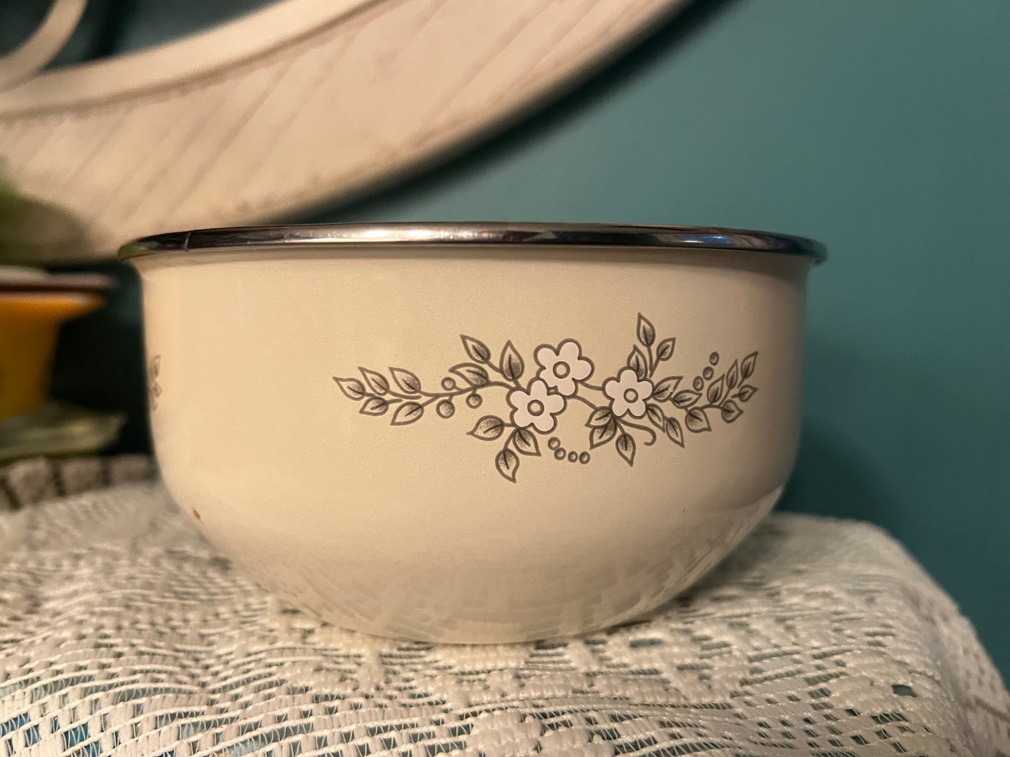 Nesting Pfaltzgraff Heirloom kitchenware with minor chips