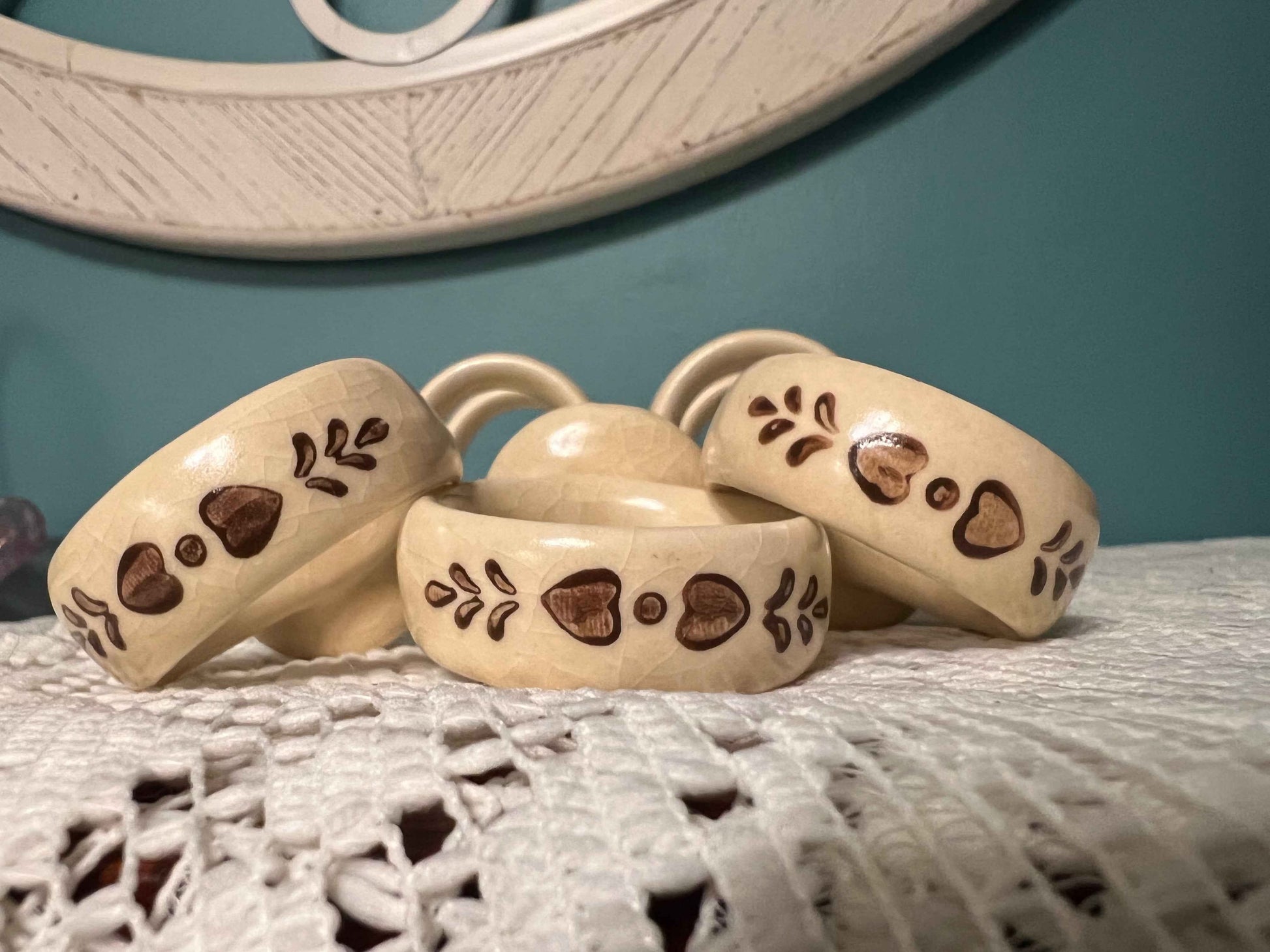 Vintage Pfaltzgraff Village Napkin Rings - Set of 7 | Vintage Tableware