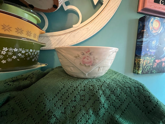 Vintage Pfaltzgraff Tea Rose basket bowl 7 1/4" stoneware collectible