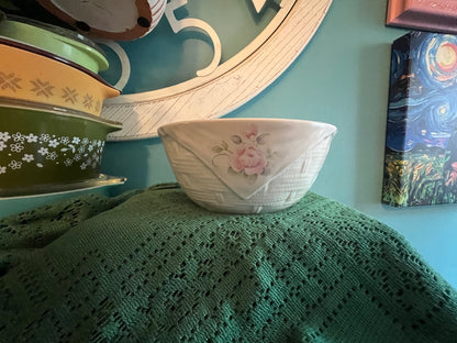 Vintage Pfaltzgraff Tea Rose basket bowl 7 1/4" stoneware collectible