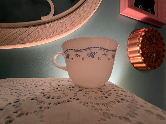 Vintage Pyrex Cornflower Blue Floral milk glass coffee mug, 1970s collectible
