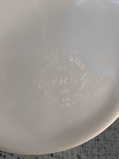 Pyrex White Milk Glass Casserole Dish #471 | 1 Pint | Vintage Kitchenware
