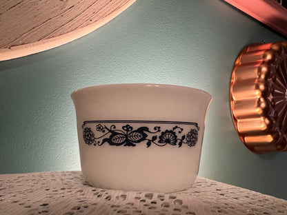 Vintage 1970s Pyrex “Old Town Blue” milk glass sugar bowl
