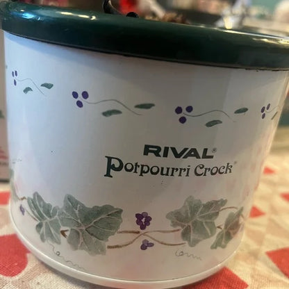 1-cup ceramic Rival warmer for potpourri or fragrance oils