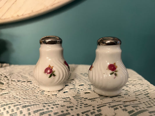 Vintage Cottage Rose shakers