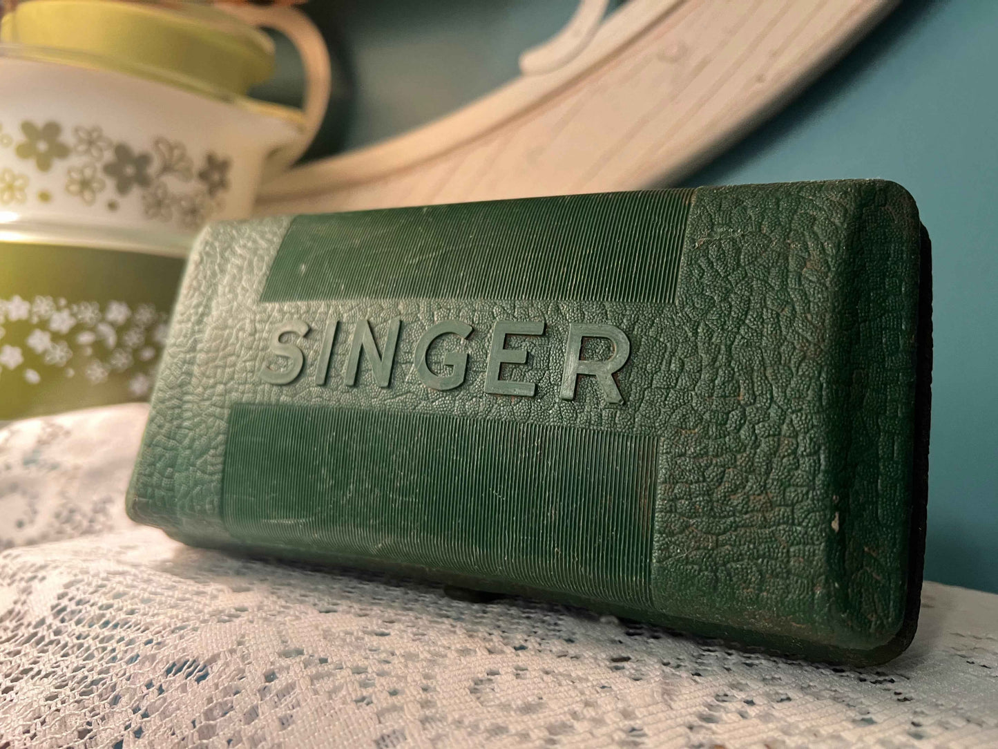 Singer Buttonholer Attachment | Vintage Green Case | Sewing Machine Accessory
