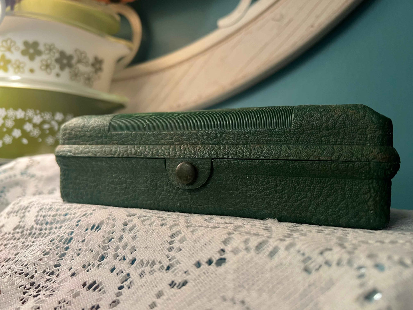 Singer Buttonholer Attachment | Vintage Green Case | Sewing Machine Accessory