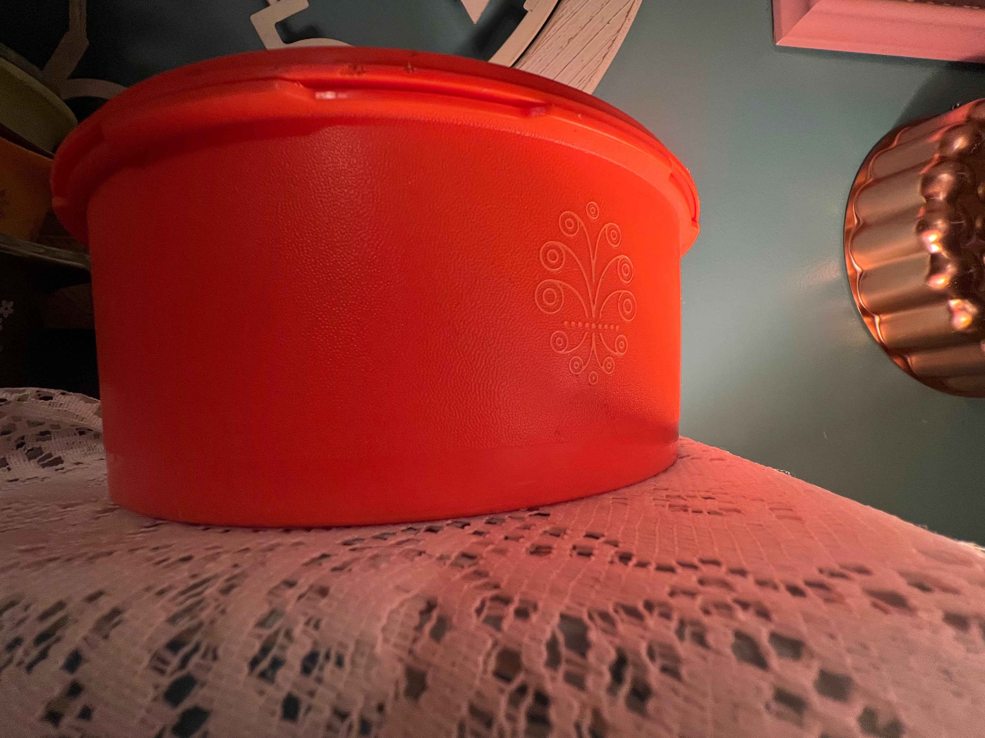 Vintage Orange Tupperware Servalier Canister 1204 – 8-Cup Retro Kitchen Storage