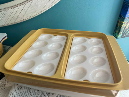 Vintage Tupperware Deviled Egg Carrier – Catalog No. 723, Harvest Gold 4-Piece Easter & Picnic Egg Tray