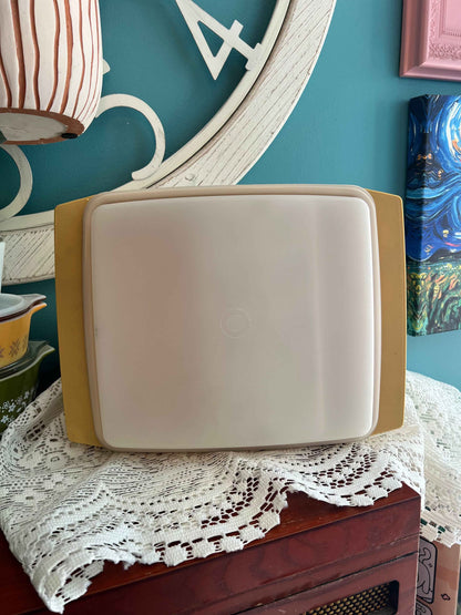 Vintage Tupperware Deviled Egg Carrier – Catalog No. 723, Harvest Gold 4-Piece Easter & Picnic Egg Tray