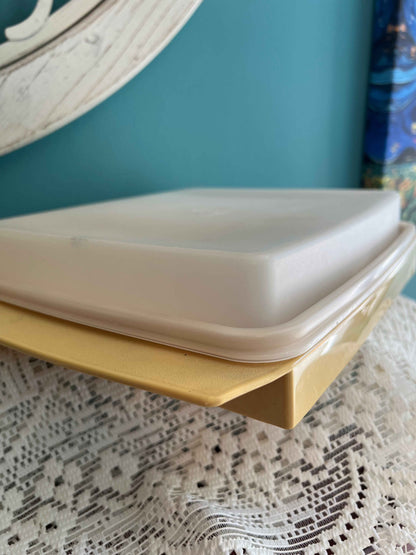 Vintage Tupperware Deviled Egg Carrier – Catalog No. 723, Harvest Gold 4-Piece Easter & Picnic Egg Tray