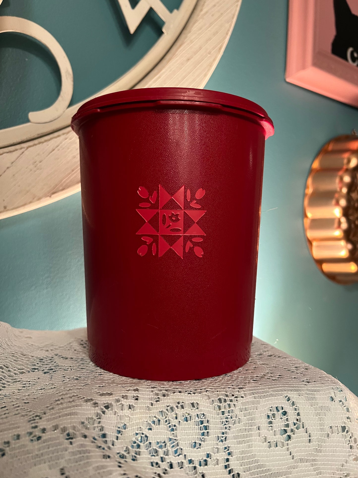 Vintage Tupperware Servalier red tulip quilt canister with sunburst lid 811-13 for midcentury kitchen décor