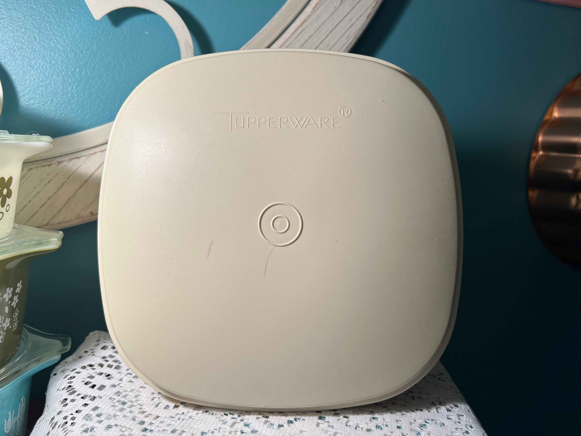 Vintage Tupperware Harvest Gold Microwave Steamer - Square #888 | Retro Kitchenware