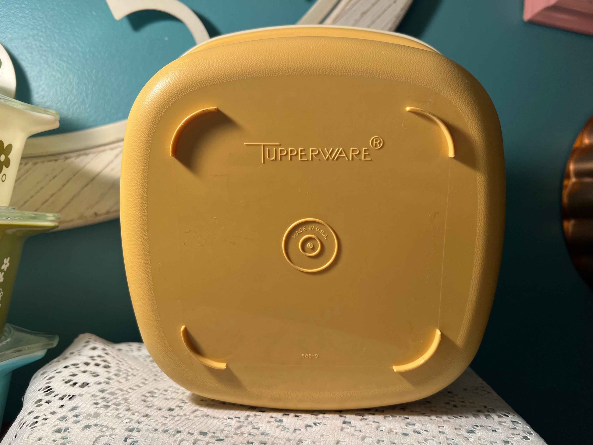 Vintage Tupperware Harvest Gold Microwave Steamer - Square #888 | Retro Kitchenware