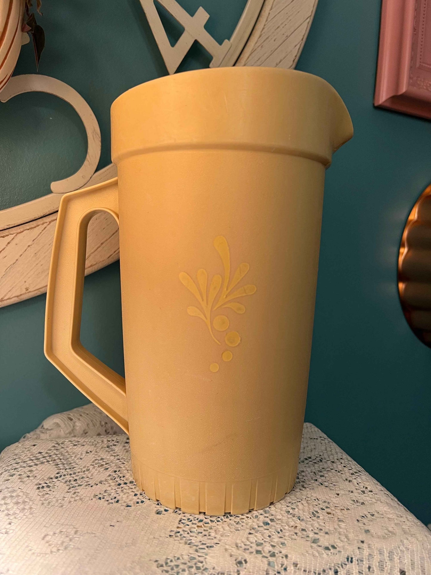 Vintage Tupperware Pitcher 800-2 Almond | 2 Quart Retro Kitchenware