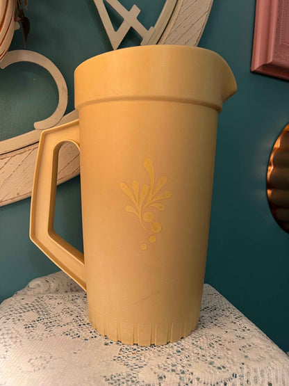 Vintage Tupperware Pitcher 800-2 Almond | 2 Quart Retro Kitchenware