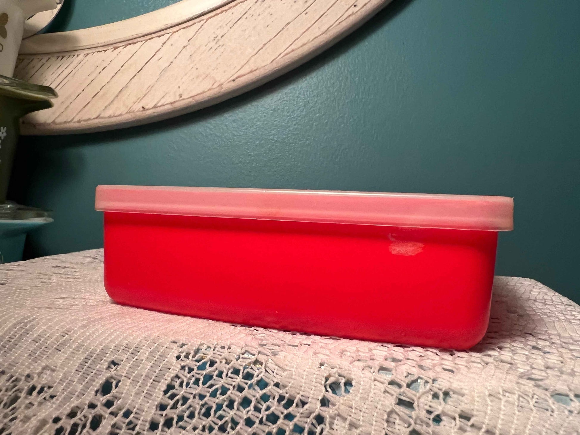 Vintage Tupperware Square-A-Way Sandwich Keeper #670-31 Red | Retro Kitchenware