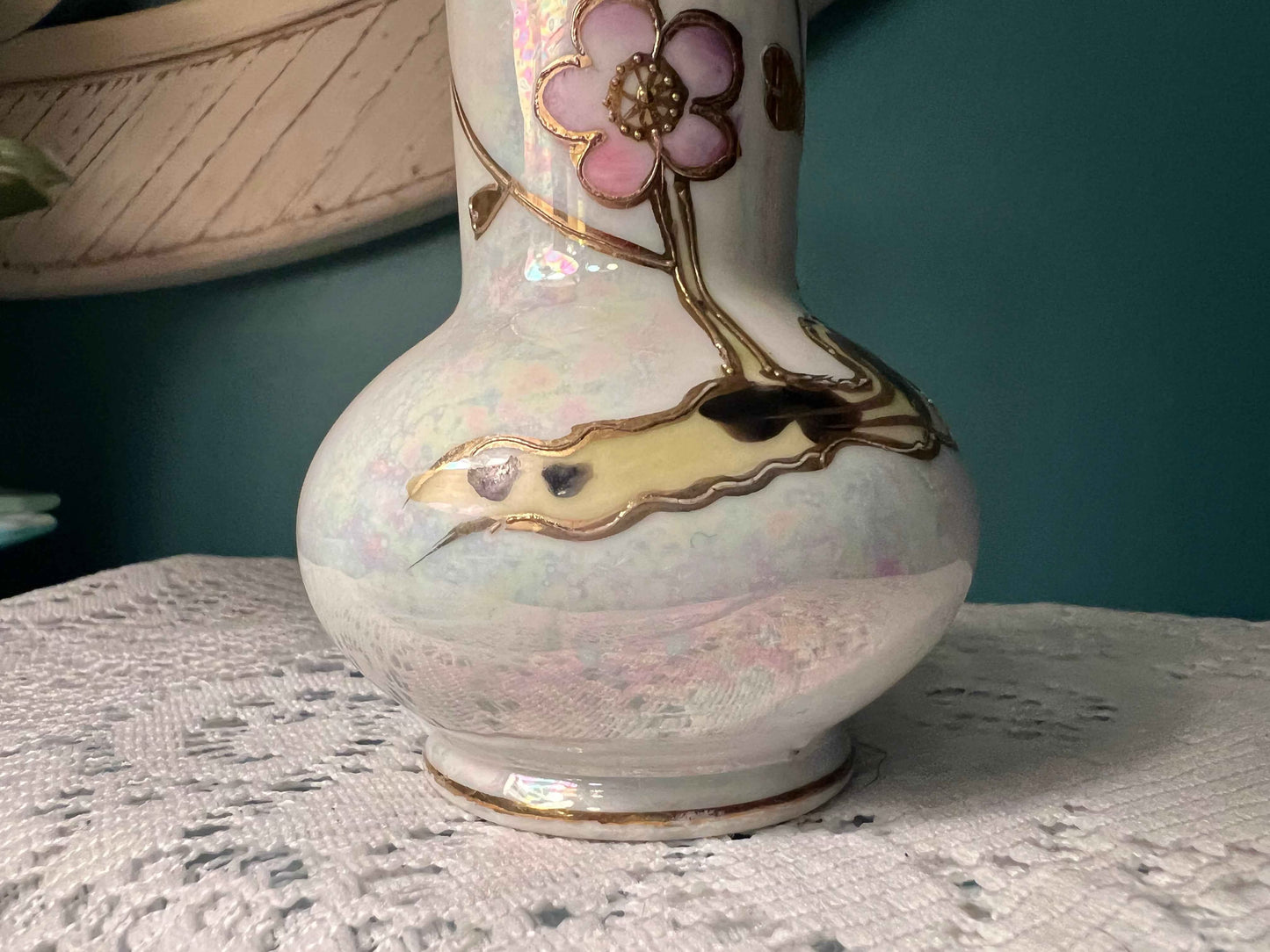 UCAGCO Hand-Painted Bud Vase | Pink Flowers & 22K Gold | Decorative Glassware