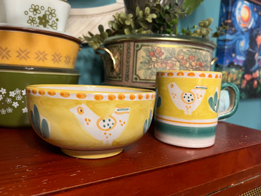 Vietri Campagna Italian ceramic soup/cereal bowl with chicken motif