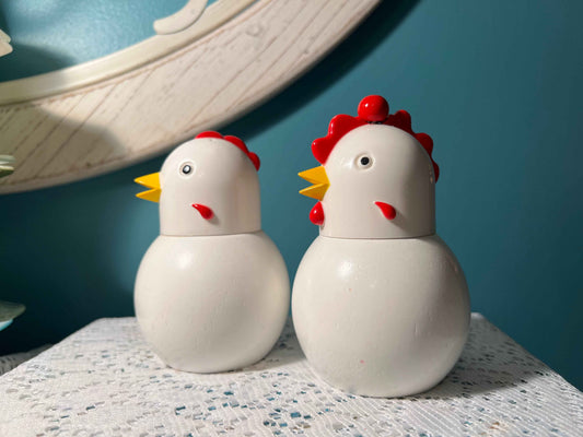 Vintage Hen & Rooster Salt Shaker and Pepper Grinder Set | Wood Kitchen Decor