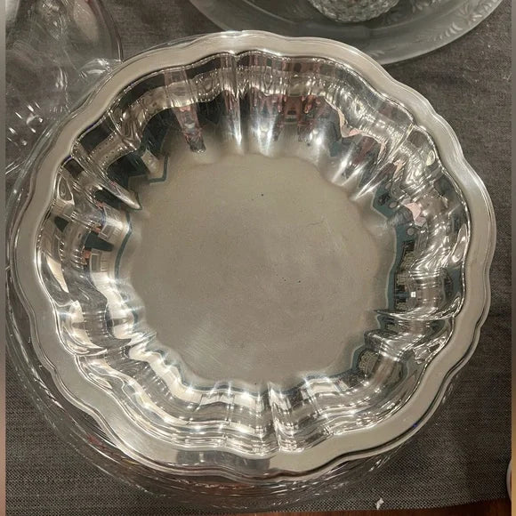 Vintage Wm A Rogers silver plate bowl