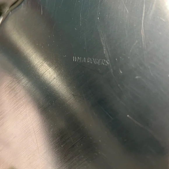 Vintage Wm A Rogers by Oneida Ltd 5.75” round scalloped edge silver plate bowls